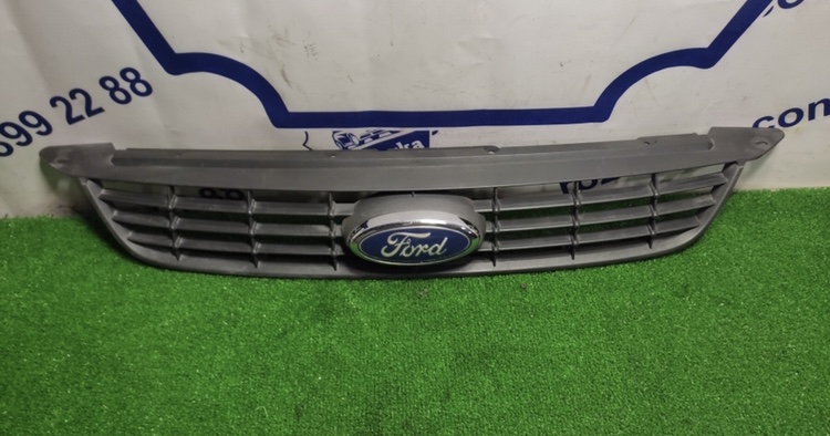 Решітка радіатора FORD Focus MK2 (08-11)