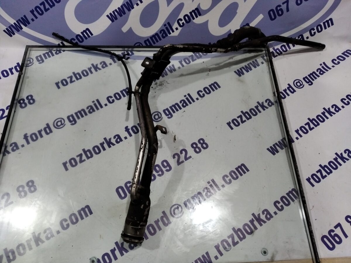 Горловина паливного бака з клапаном FORD Focus MK2 08-11 1579743