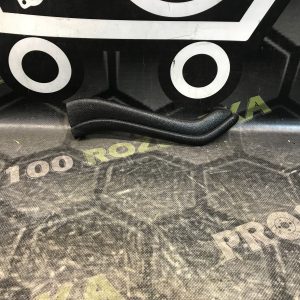 Накладка ручки дверей внутрішня права Ford Fiesta MK6 02-08