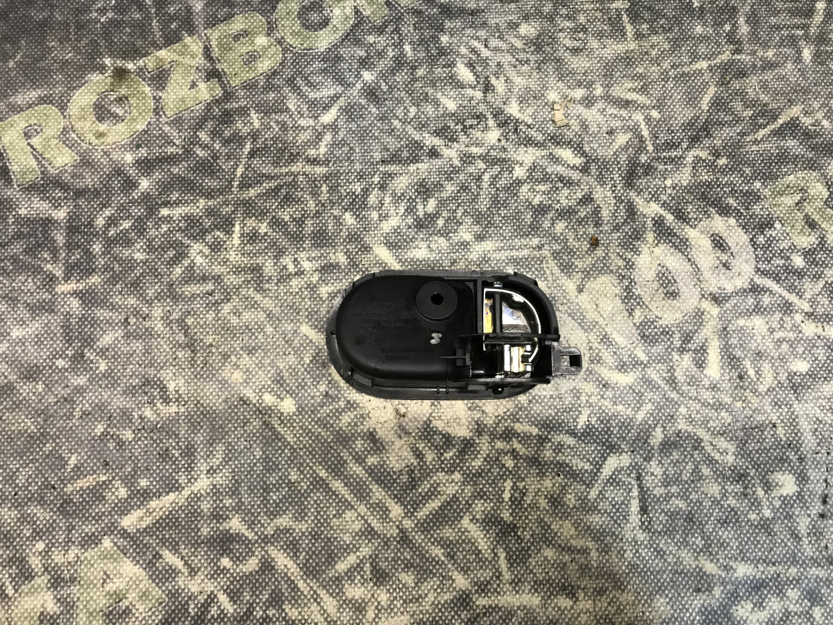Внутрішня ручка дверей ліва Ford Fiesta MK6 02-08 - Зображення 2