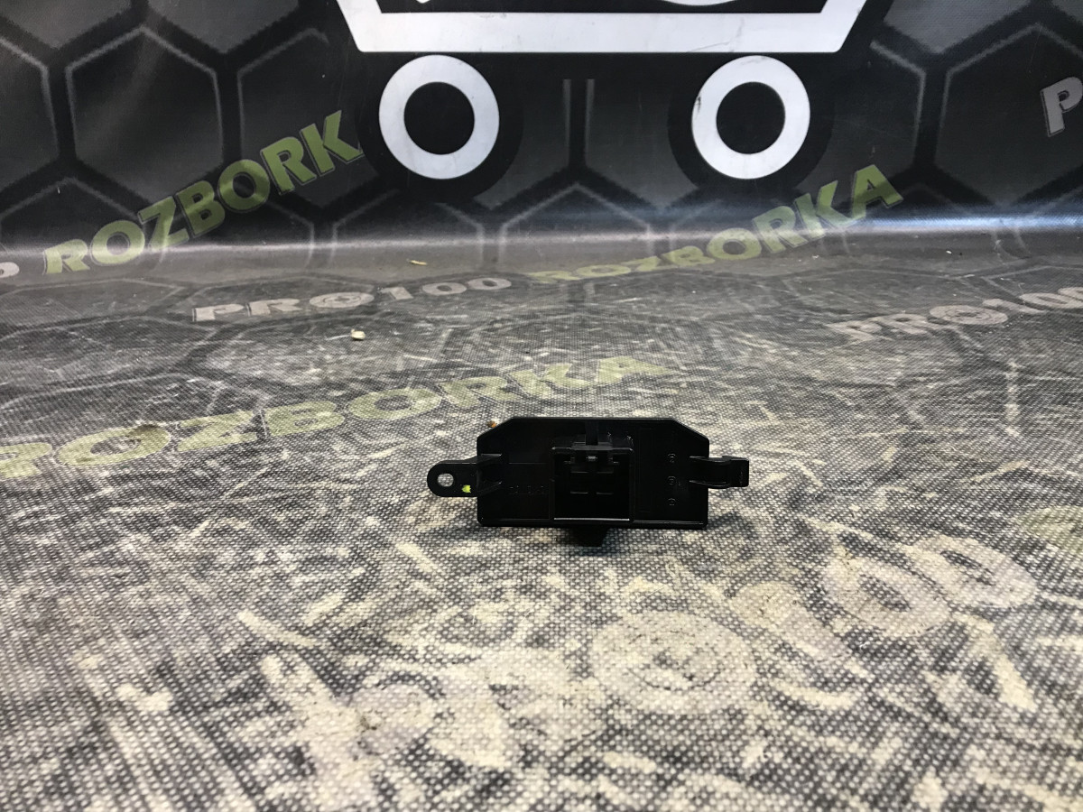Резистор вентилятора обігрівача салону FORD Focus MK3 (11-14)