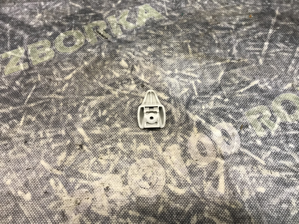 Гак обшивки стелі задній FORD Focus MK3 (11-14) - Зображення 3