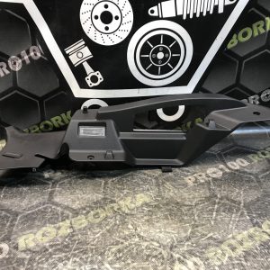 Обшивка багажника права хетчбек Ford Focus MK3 (11-18)