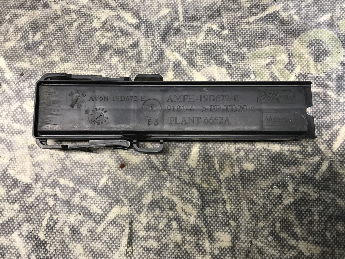 Кришка фільтра салону FORD Focus MK3 (11-14) - Зображення 3