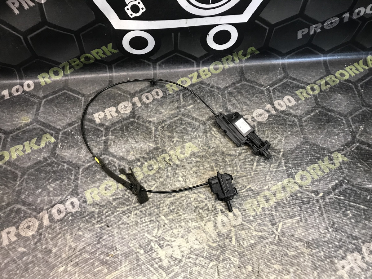 Обмежувач відкриття дверей FORD Focus MK3 (11-14)