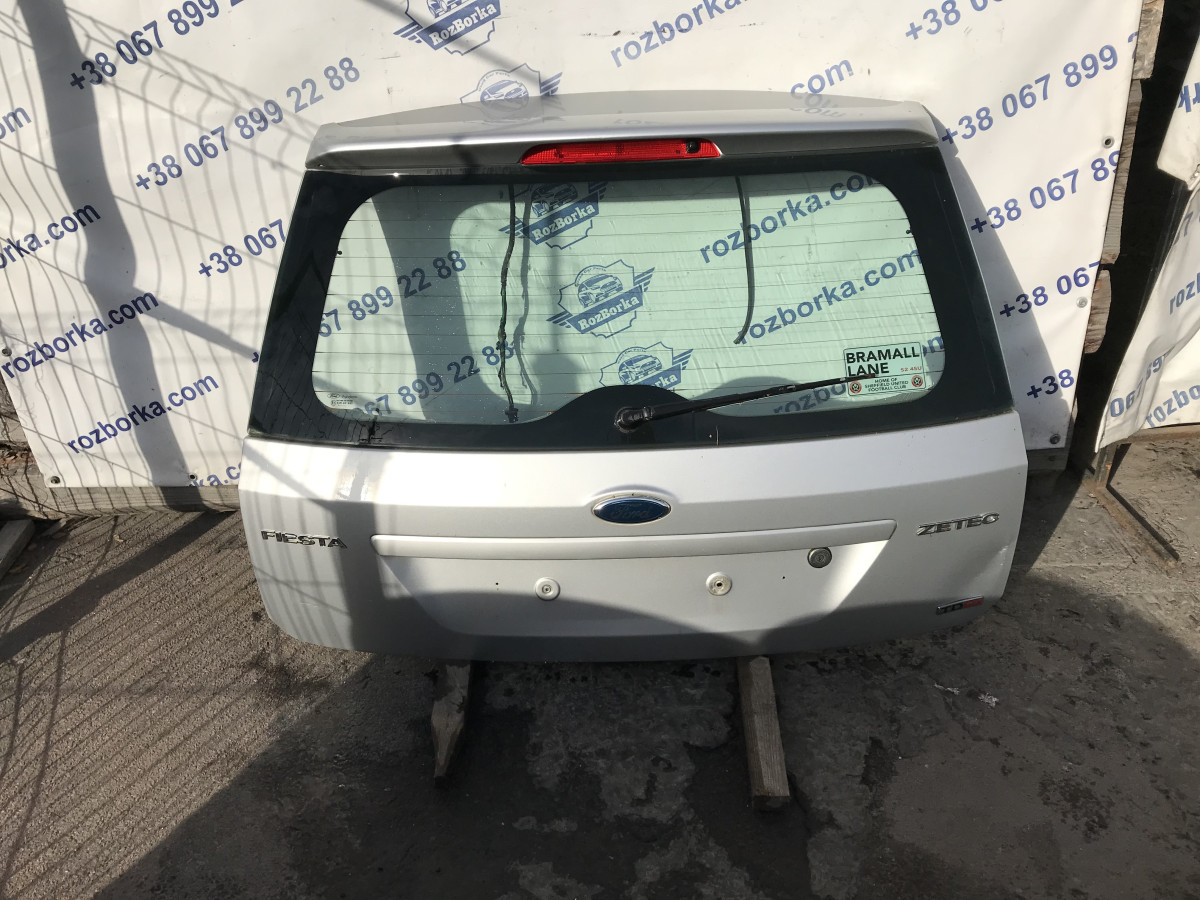 Кришка багажника(дефект) Ford Fiesta MK6 02-08