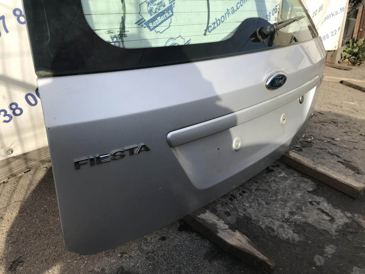 Кришка багажника(дефект) Ford Fiesta MK6 02-08 - Зображення 4