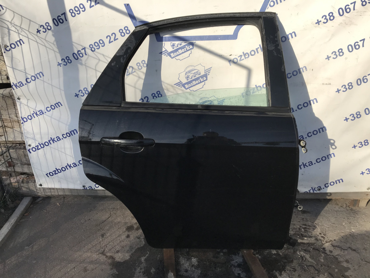 Двері задні праві хетчбек FORD Focus MK2 08-11
