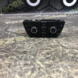 Блок управління магнітолою кліматконтролем Opel Astra J (09-15)
