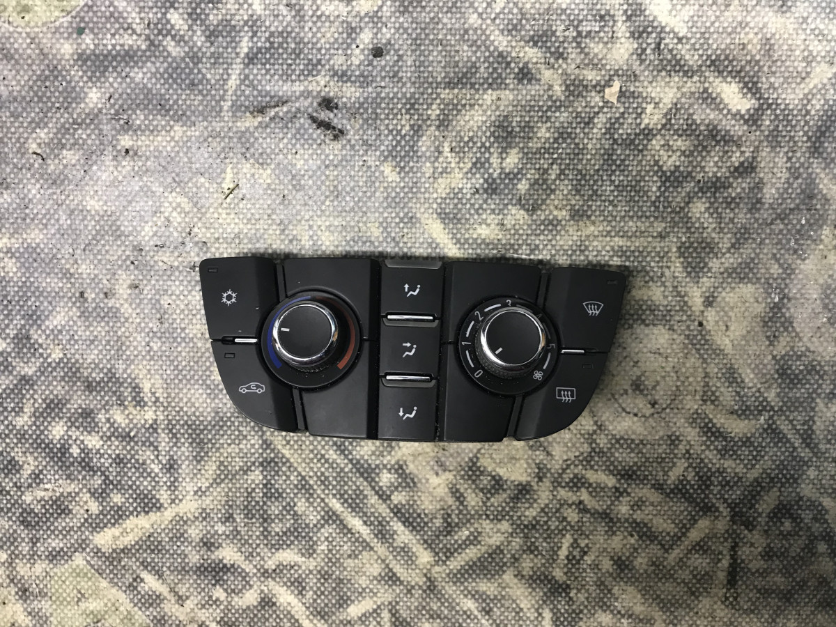 Блок управління магнітолою кліматконтролем Opel Astra J (09-15) - Зображення 2