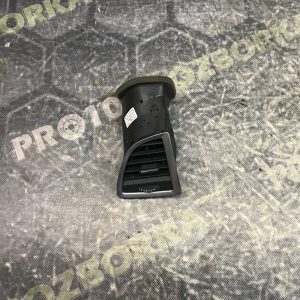 Решітка обдува ліва лівий перед Opel Astra J (09-15)
