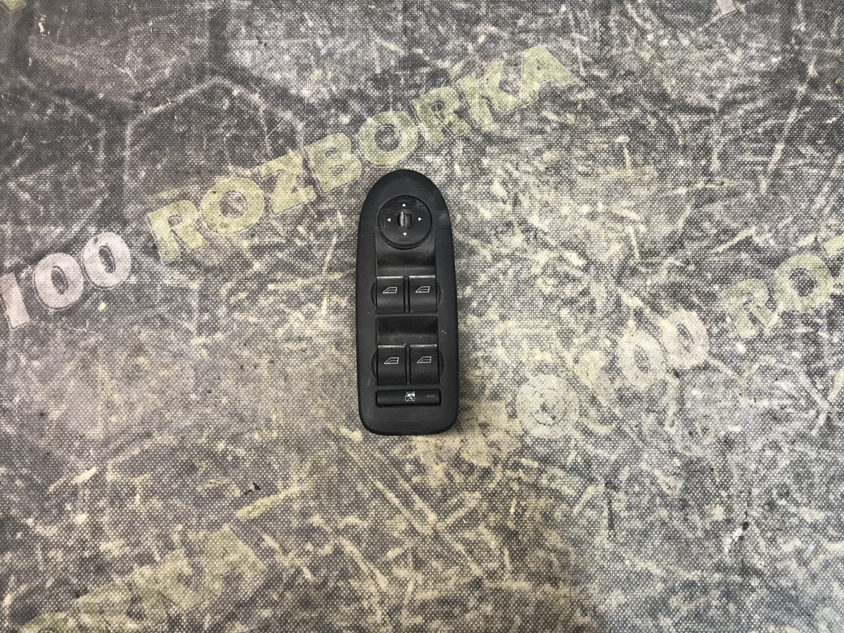 Блок кнопок склопідйомника Ford Kuga Mk1 (08-12)