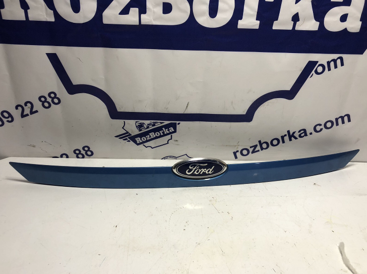 Накладка кришки багажника хетч FORD Focus MK2 08-11 1535945