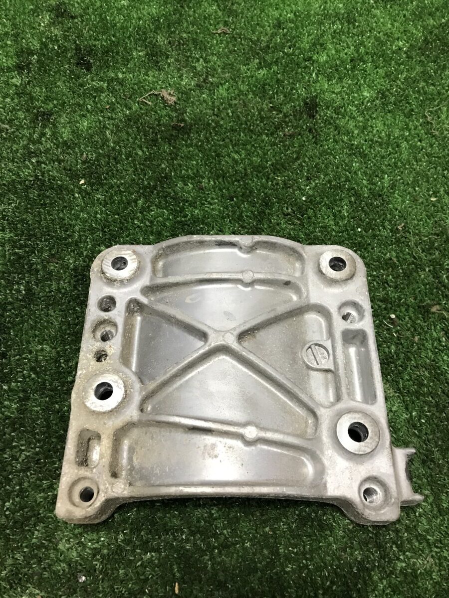 Кронштейн компресора кондиціонера 38930R06E00 Honda CR-V 3 (10-12)