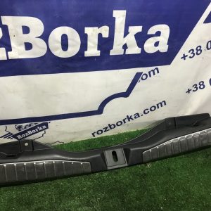 Накладка кришки багажника нижня Honda CR-V 3 (06-12)