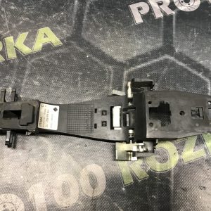 Основа ручки дверей задніх правих Land Rover Freelander 2 L359 06-14