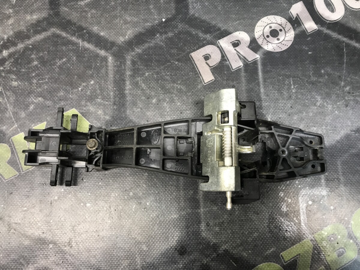 Основа ручки дверей задніх правих Land Rover Freelander 2 L359 06-14 - Зображення 2