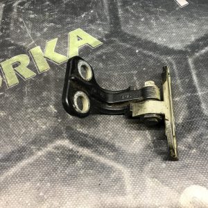 Петля дверей задніх правих верхня Land Rover Freelander 2 L359 06-14