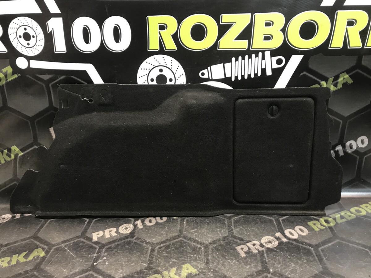 Обшивка багажника збоку права FORD Focus MK3 (11-18)
