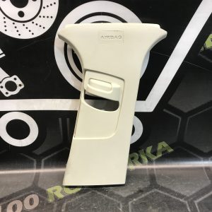 Обшивка стійки середньої права FORD Focus MK3 (11-18)