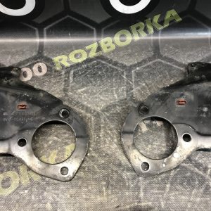 Кронштейн розпірки стійки лівий  FORD KUGA MK1 08-12