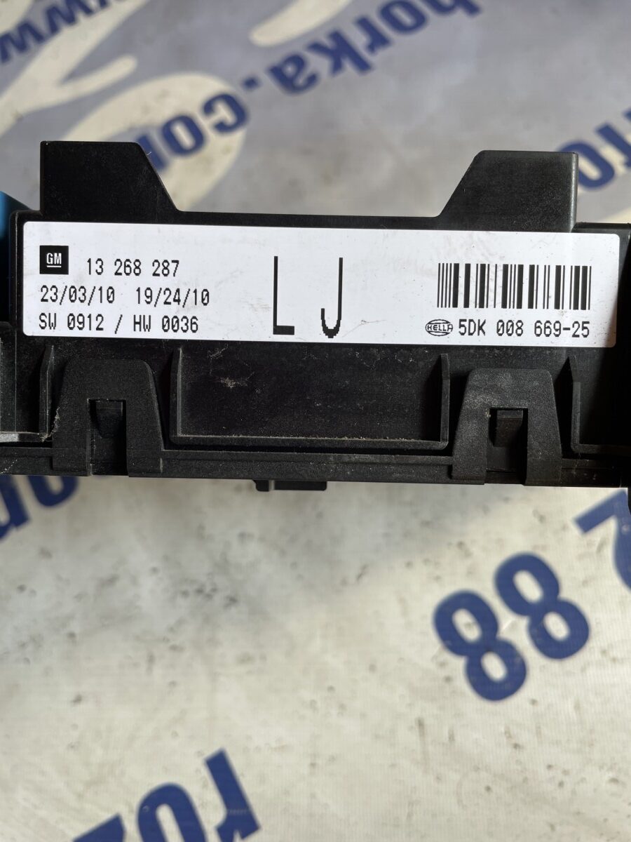 Блок запобіжників салон BSI Opel Zafira B 05-11 - Зображення 2