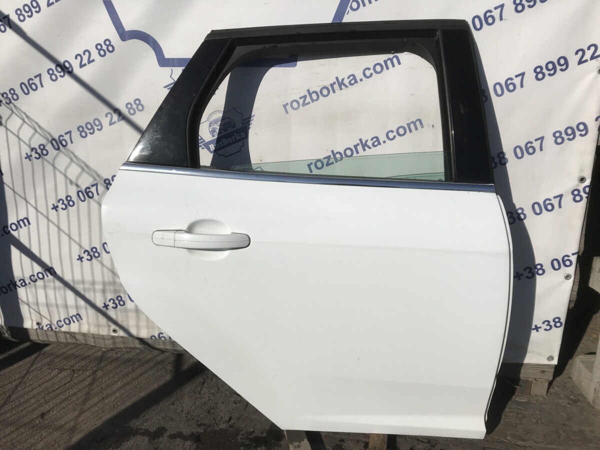 Двері задні праві універсал 5B FORD Focus MK3 (11-18)