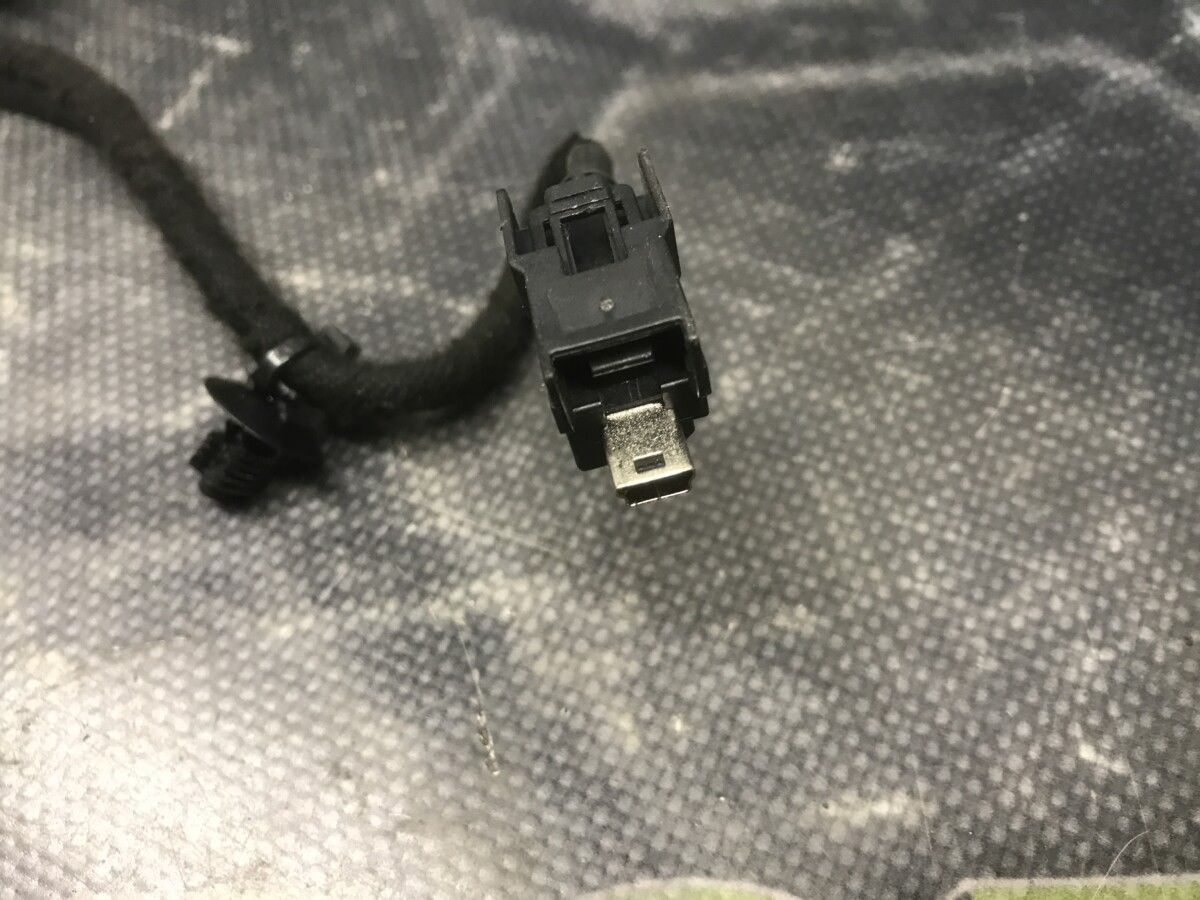 Проводка USB FORD KUGA MK1 08-12 - Зображення 2