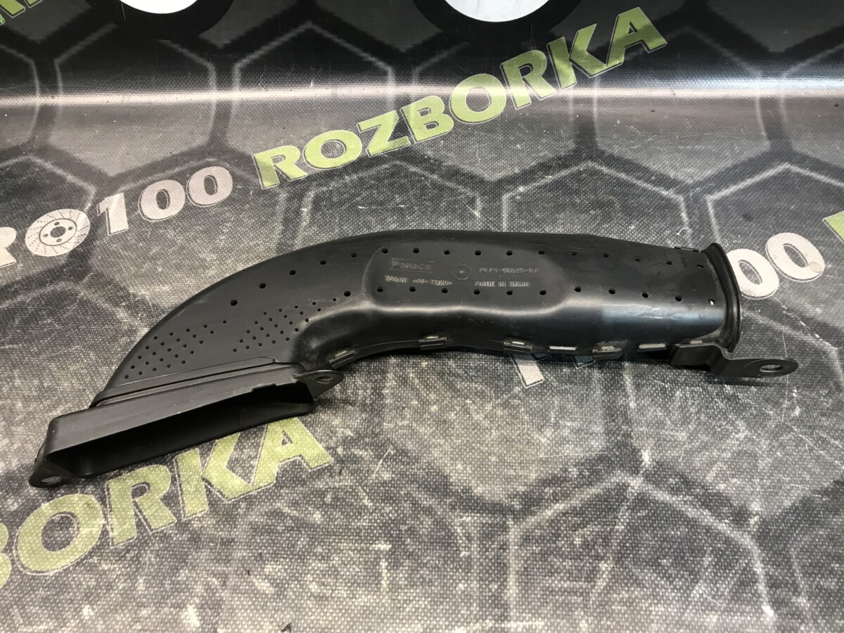 Патрубок повітряного фільтра Ford Focus MK3 (14-18)