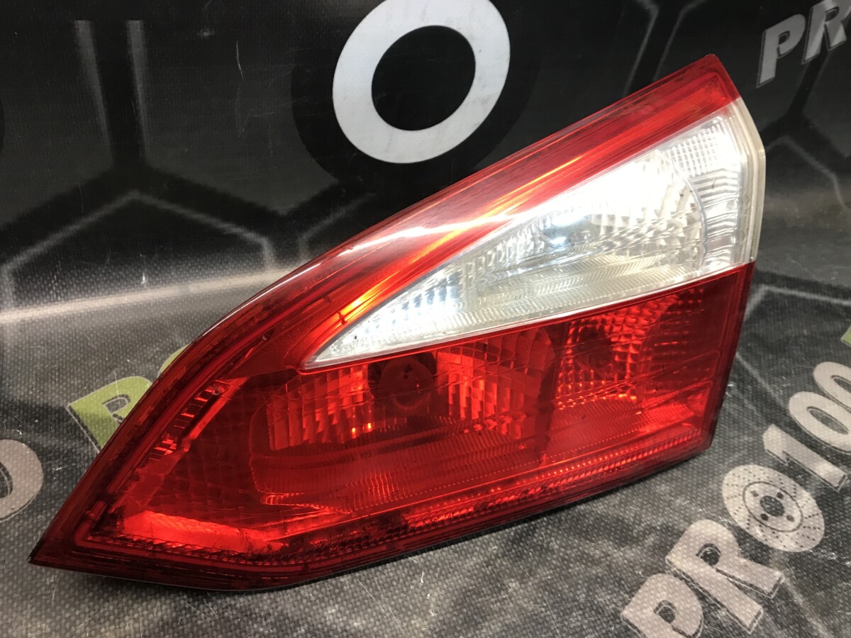 Ліхтар задній правий в кришку універсал FORD Focus MK3 (11-14) - Зображення 2