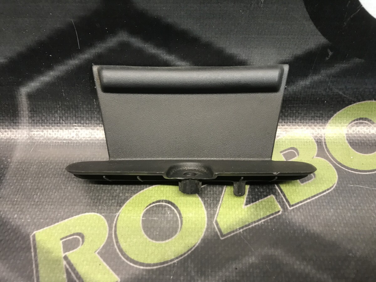 Накладка в салон права Land Rover Freelander 2 L359 06-14