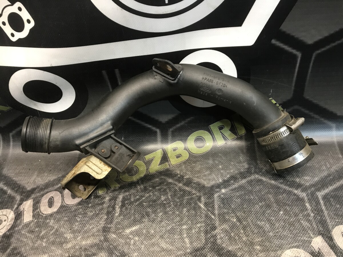 Патрубок інтеркулера правий верхній 1.5 D FORD Focus MK3 (14-18)