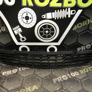 Решітка бампера Опель Astra J 09-12