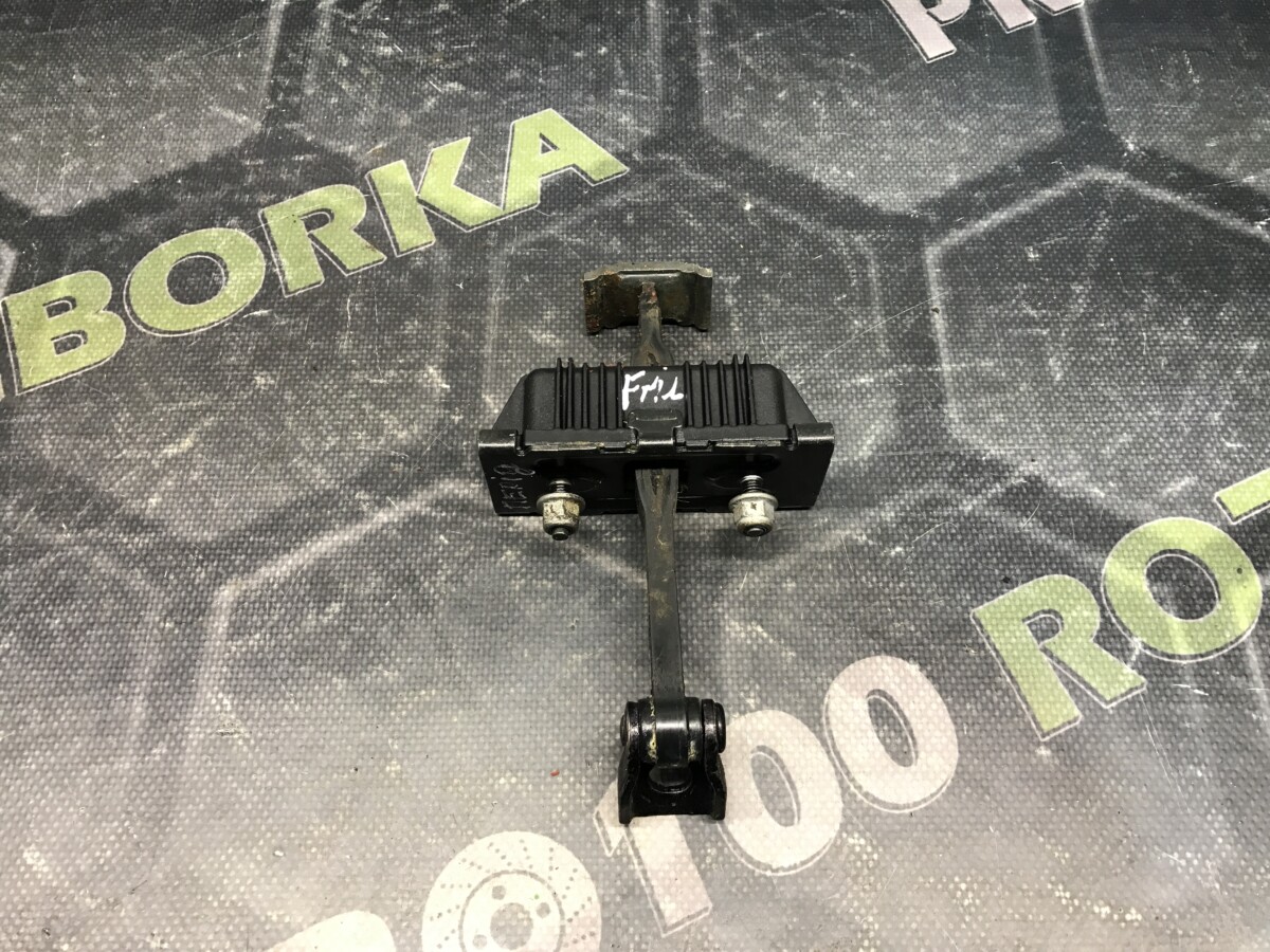 Обмежувач дверей Land Rover Freelander 2 L359 06-14