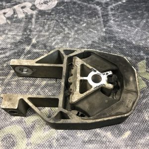 Подушка двигуна нижня C-Max MK2 (10-15)