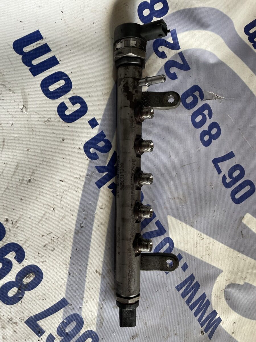 Паливна рейка 2.2HDI Land Rover Freelander 2 L359 06-14