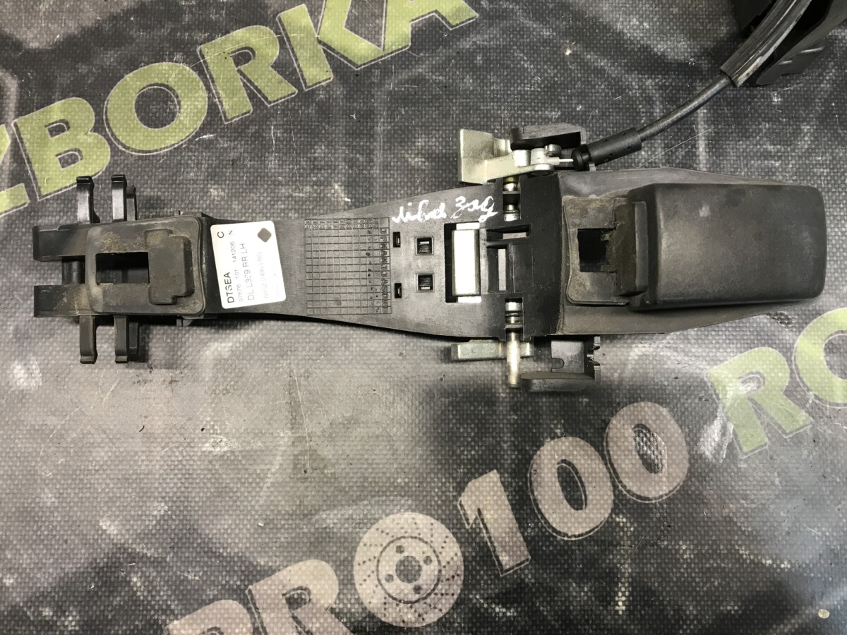Основа ручки дверей задня ліва Land Rover Freelander 2 L359 06-14