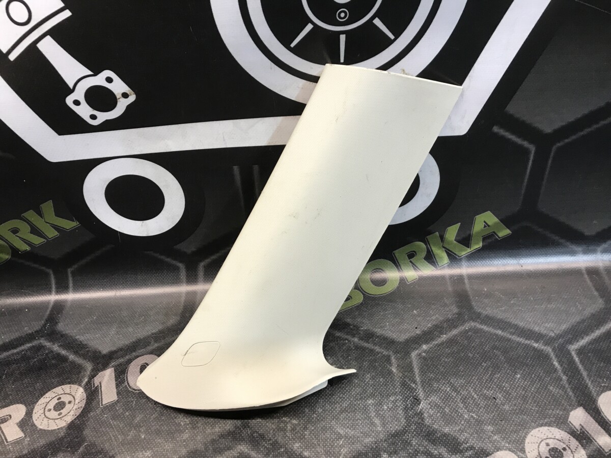 Обшивка стійки задня ліва FORD Focus MK3 (11-18)