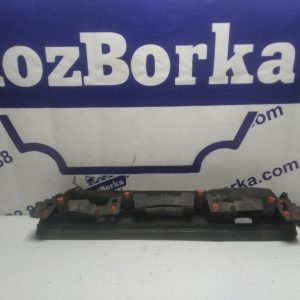 Направляюча бампера 13264477 13264478 Astra J  Опель Astra J