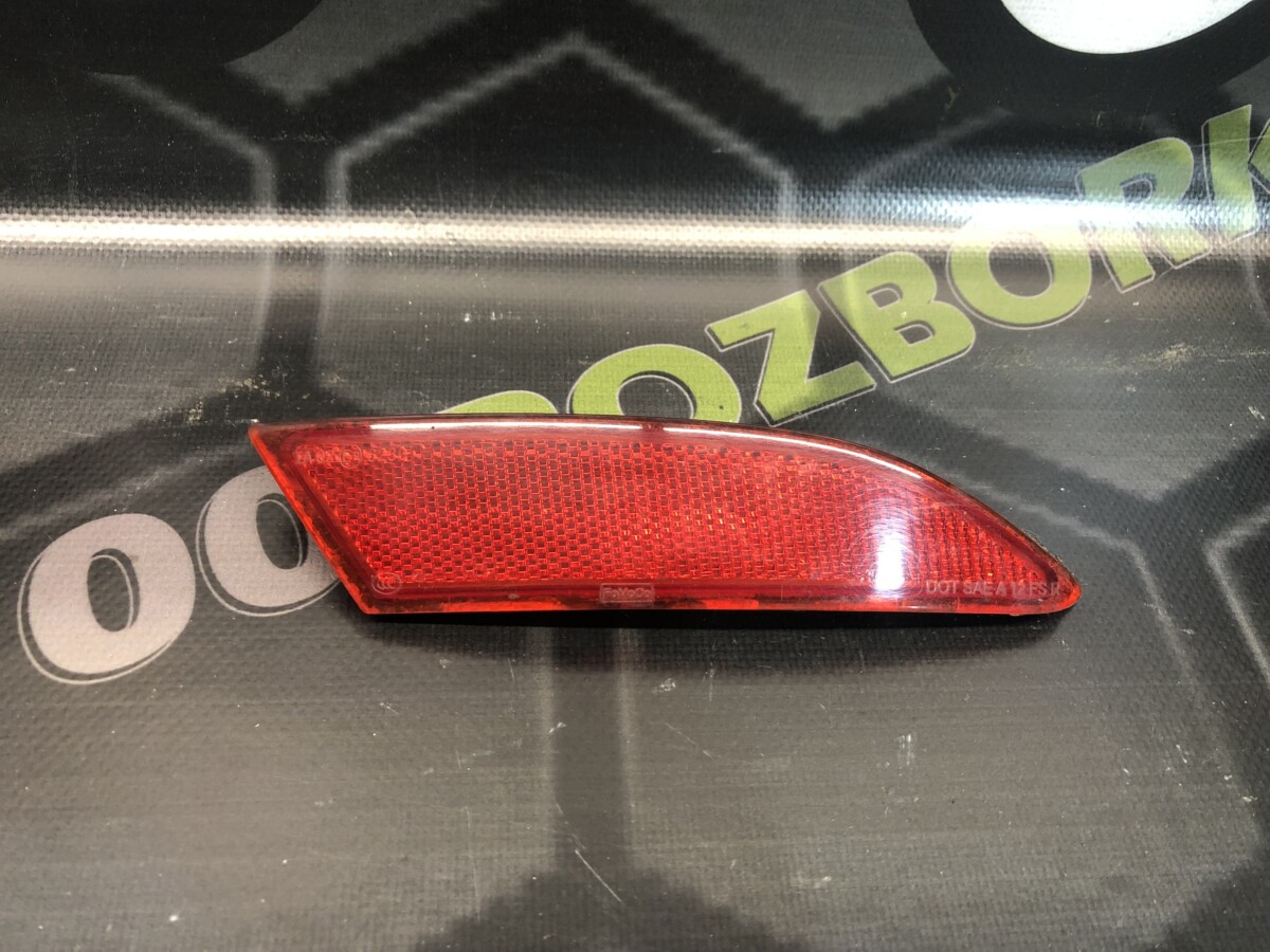 Світловідбивач заднього бампера правий універсал Ford Focus MK3 (11-14)