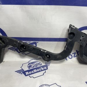 Кронштейн заднього бампера лівий FORD Focus MK3 (11-14)