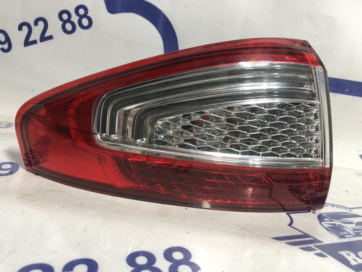 Ліхтар задній лівий в крило ліфтбек FORD Mondeo MK4 (BA7) 10-14