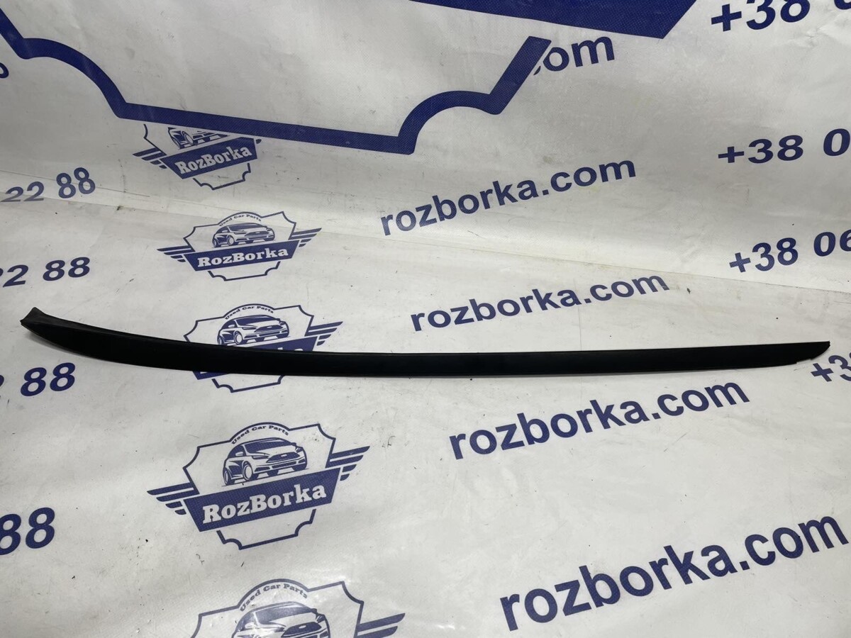 Накладка лобового скла ліва FORD Focus MK3 (11-14)