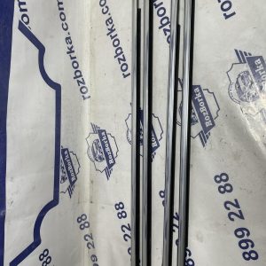 Ущільнювач скла дверей задньої лівої низ хром FORD Mondeo MK4 (BA7) 07-14 7S71A25605B