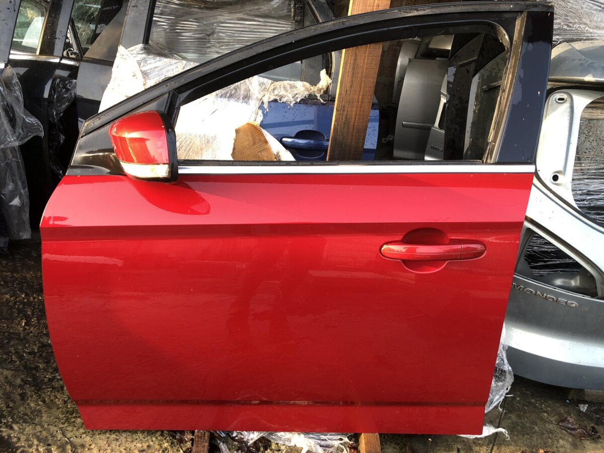Двері передні ліві FORD Mondeo MK4 (BA7) 07-14 7S71A20125
