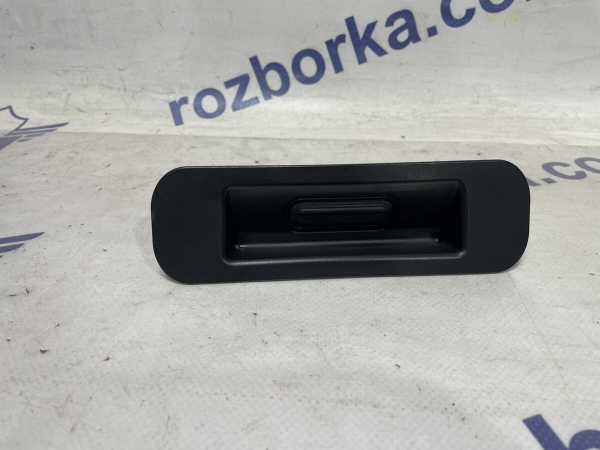 Кнопка відкривання багажника Opel Astra J (10-15)