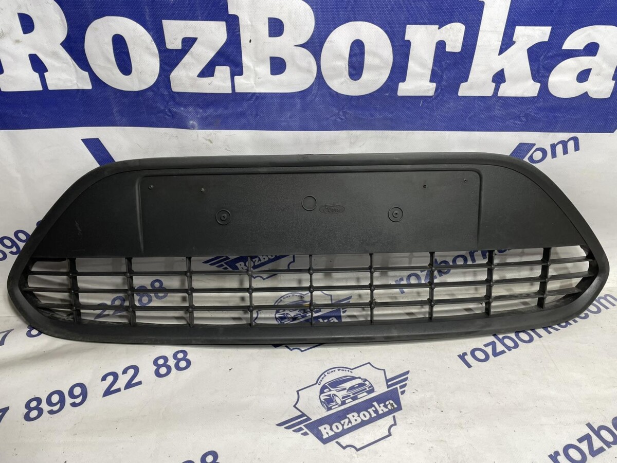 Решітка бампера переднього центральна FORD Focus MK2 08-11 8M5117B968A