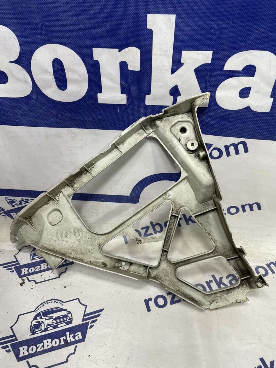 Кронштейн заднього бампера правий Універсал FORD Focus MK2 08-11 - Зображення 2