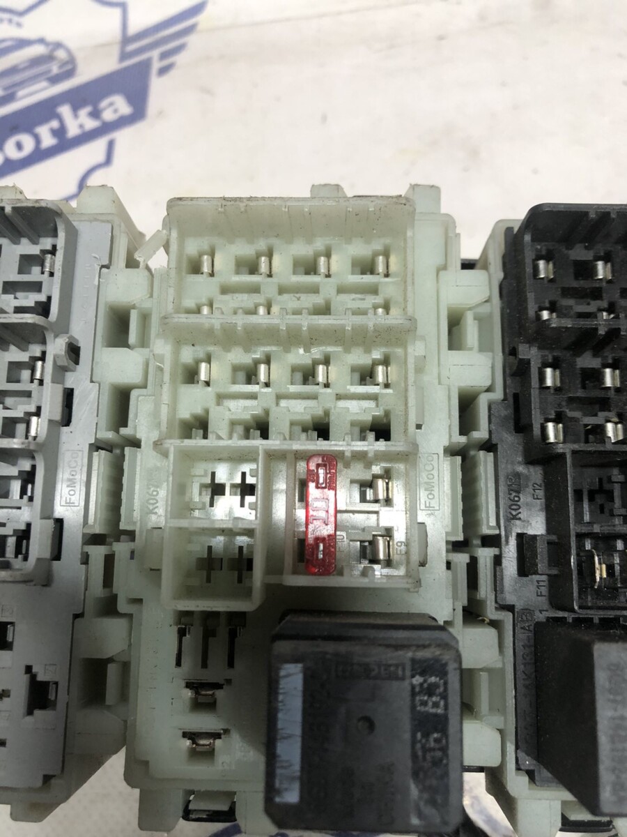 Блок запобіжників в багажник FORD Mondeo MK4 (BA7) 07-14 - Зображення 2