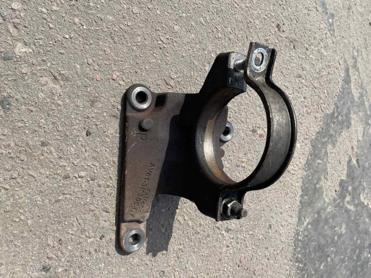 Кронштейн промвалу МКПП 2.0TDCI FORD KUGA MK1 08-12